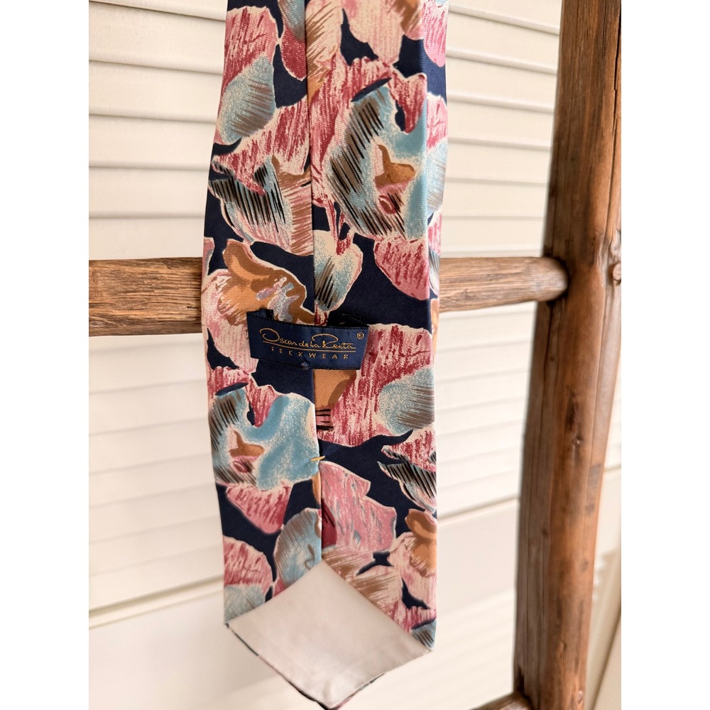 Oscar de la Renta Mens Silk Necktie Navy Blue Pink Abstract Floral Print Tie VTG - Picture 7 of 7